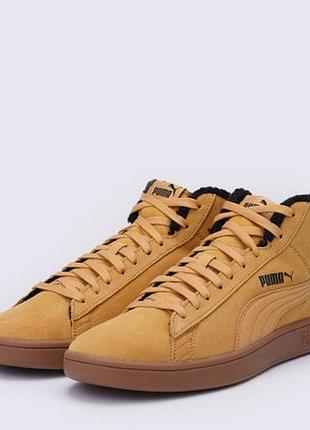 Высокие мужские кеды puma smash v2 mid wtr (артикул 366810/03) в медово-коричневом цвете с замшевым верхом и теплой подкладкой