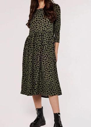 Трикотажна сукня кольору хакі apricot clothing (британія), р-р 52-54
