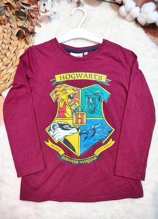 Бордовый лонгслив с гербами гогвартса от harry potter для мальчика 7 лет, рост 122 см