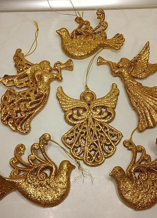 Набор новогодних игрушек подвесок. набор новогодних игринок подвесок