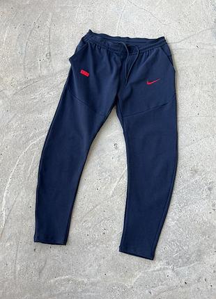 Штани спортивні nike tech fleece france