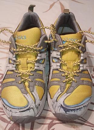 Кросівки жіночі asics жовто-сірі текстильні