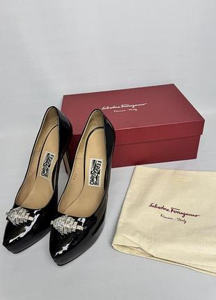 Туфлі-човники salvatore ferragamo