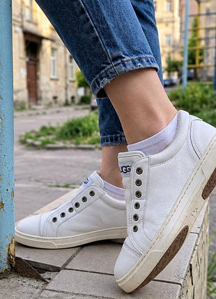 Женские кожаные кроссовки-слипоны ugg jass white leather - белые, утепленные, без шнурков, размер 37,5