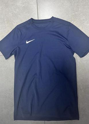 Темно синя спортивна футболка nike dri-fit