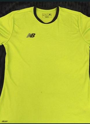 Салатова спортивна футболка new balance оригінал