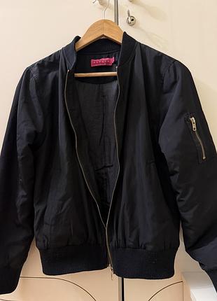 Куртка бомбер boohoo чорна