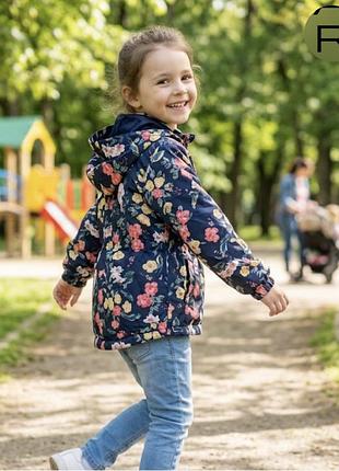 Дитяча легка вітровка / куртка з капюшоном на 5-6 років