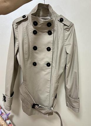 Zara xs s тренч укорочений бежевий двобортний