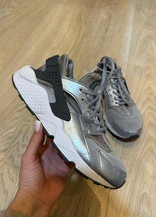 Кросівки nike air huarache сірі сріблясті, 38/39 розмір