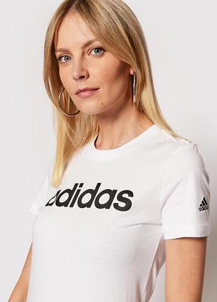 Женская белая футболка adidas