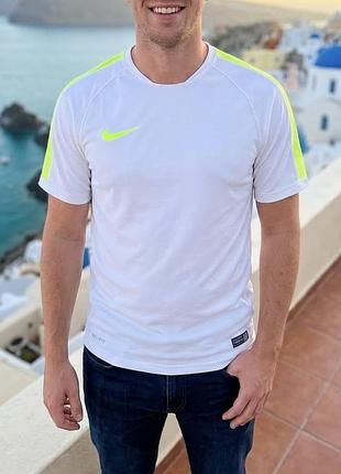 Спортивная футболка nike dri-fit оригинал, размер m