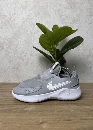 Жіночі кросівки nike розмір 40