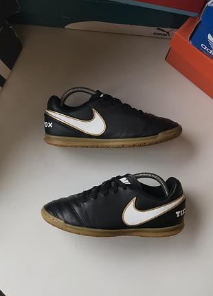 Футзалки для підлітків nike tiempo чорні 38 розмір 24 см для зайняття футболом оригінал легкий сток