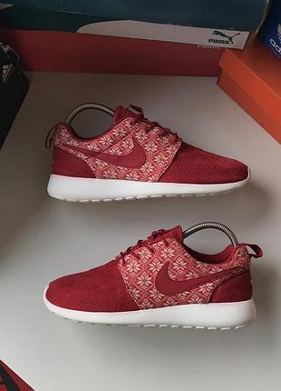 Кросівки nike roshe run червоні 42.5 розмір 27 см устілка