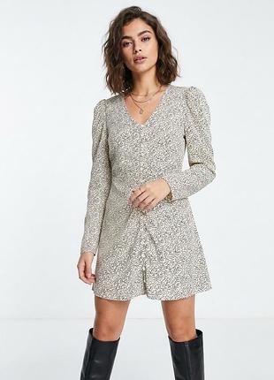 Платье мини missguided с пуговицами и принтом в мелкий листочек (размер uk 12 / eur 40)