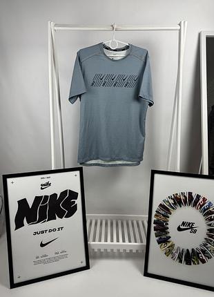 Оригінальна спортивна футболка nike