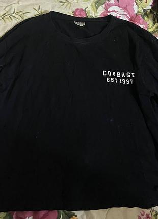 Жіноча футболка чорна з написом courage est 1997