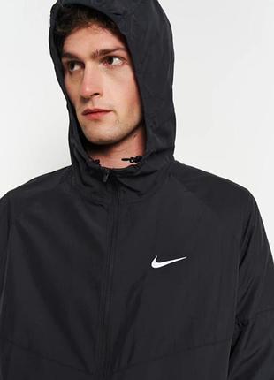 Вітрівка чоловіча nike running чорна l 4