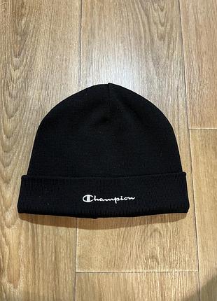 Шапка champion чорна з вишитим логотипом, one size