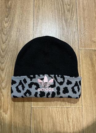 Шапка adidas чорна з леопардовим підворотом, one size