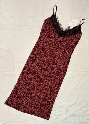 Сукня міді bershka, леопардова розміру xs. нова, але має невеличкий дефект.