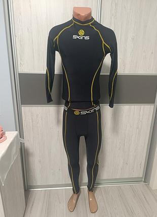 Компресійний фірмовий орігінал комплект австралійської фірми skins , розмір ,xs-s у відмінному стані