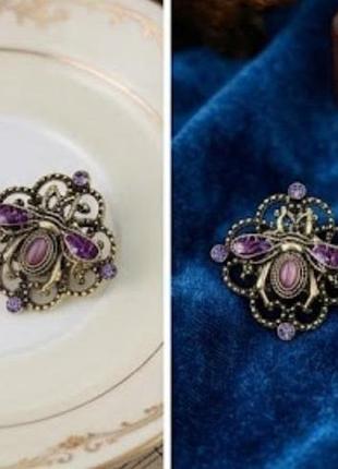 Сережки бджола 6