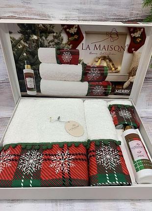 Новогодний подарочный набор la maison home махровые полотенца 3 штуки и парфюм для дома 200 мл