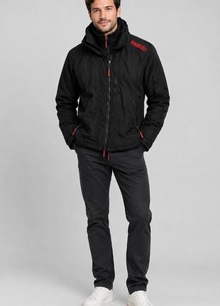 Стильна куртка демісезонна. бренд superdry japan