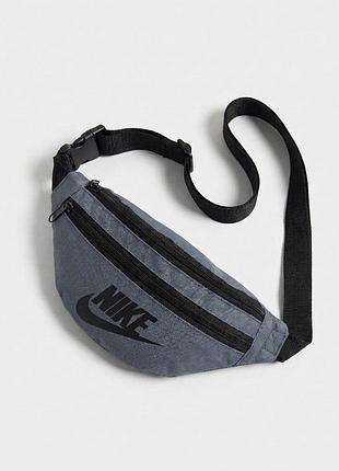 Серая бананка nike через плечо
