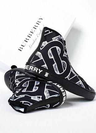 Burberry кроссовки черные на 40 размер