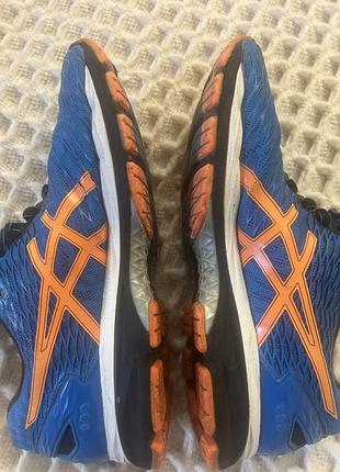 📌 кросівки asics б/у в доброму стані. є незначна потертість на одному - дивіться на фото.