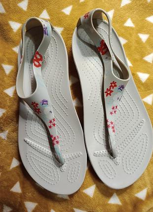 Кроксы сандалии японки с цветочным принтом serena printed flip floral w7, 37 размер, на стопу 23-23,5