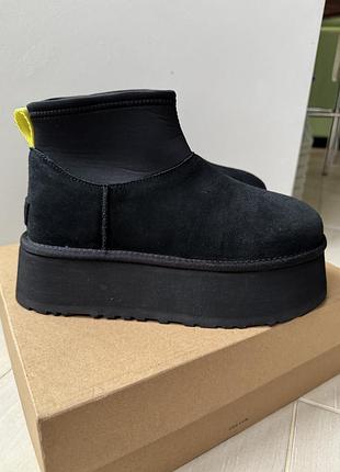 Продам черевики ugg