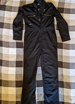 Черный рабочий комбинезон с длинным рукавом и карманами на молнии regatta professional pro zip fasten coverall xs / eu 46 (англия)