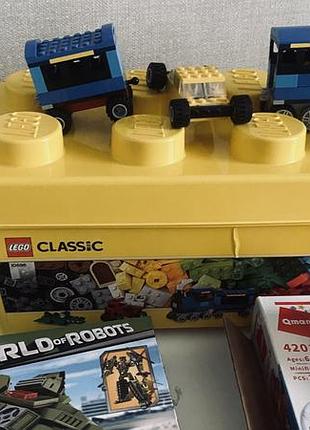Конструктор lego classic у жовтому контейнері з додатковими деталями