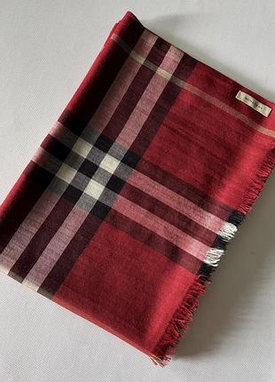 Burberry - розкішний шарф-палантин у фірмову клітинку