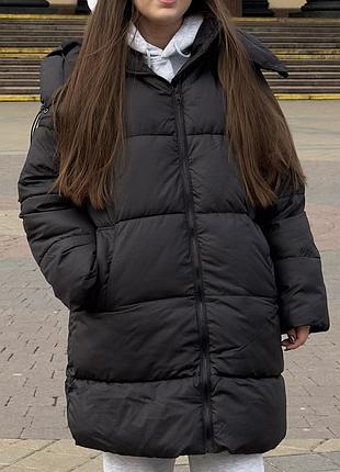 Жіночий пуховик stradivarius чорний дутий з капюшоном
