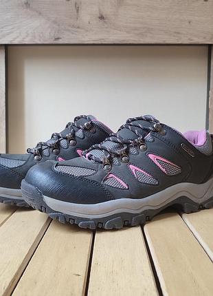 Жіночі трекінгові кросівки mountain warehouse, чудовий стан розмір 40 26 см