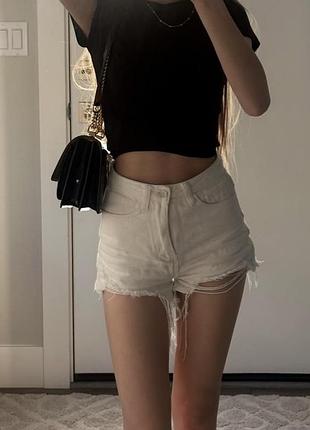 Жіночі джинсові шорти pull&bear білі короткі рвані
