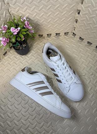 Оригинальные кроссовки adidas