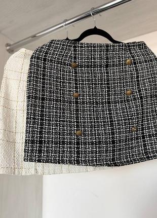 Дві твідові спідниці в стилі chanel — біла shein та чорна namad