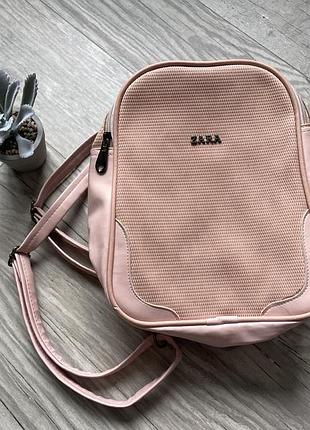Рожевий рюкзак zara з текстильною вставкою.