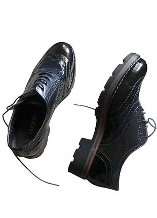 Patent leather oxford shoes bugatti brogue