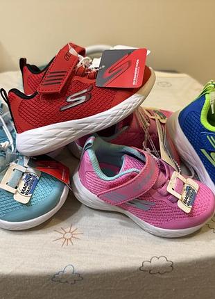 Дитячі skechers взуття унісекс. для дівчинки та хлопчика оригінал із сша розмір 6