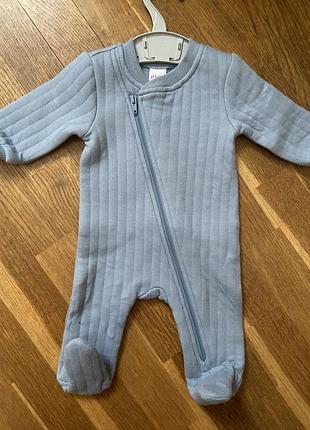 Чоловічок h&m блакитний у смужку на змійці із закритими ніжками