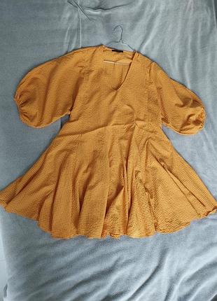 Яскрава сукня plus size