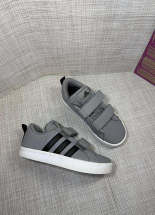 Оригинальные кроссовки adidas на липучке