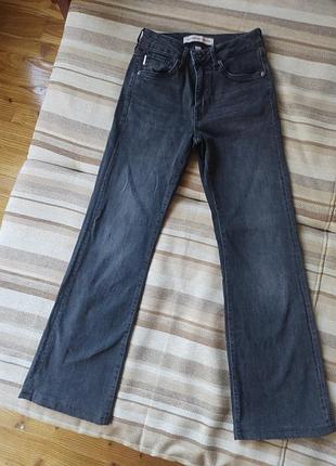 Жіночі джинси superdry кльош графітового кольору